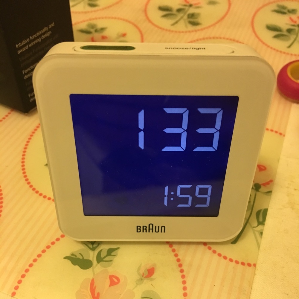 Digital clock - Picture 2 of 3